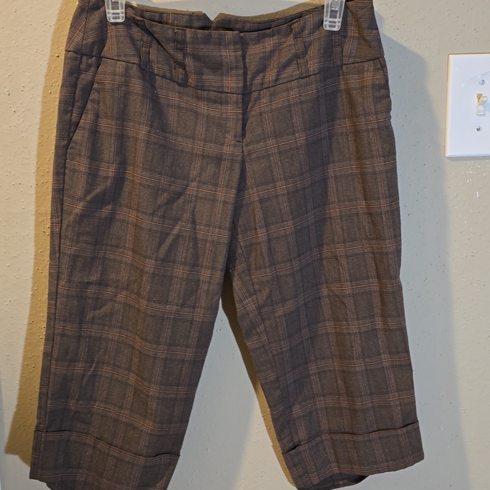 NO Boundaries BROWN slacks capris